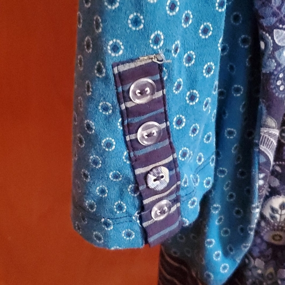 Tunic - Picture 3 of 4